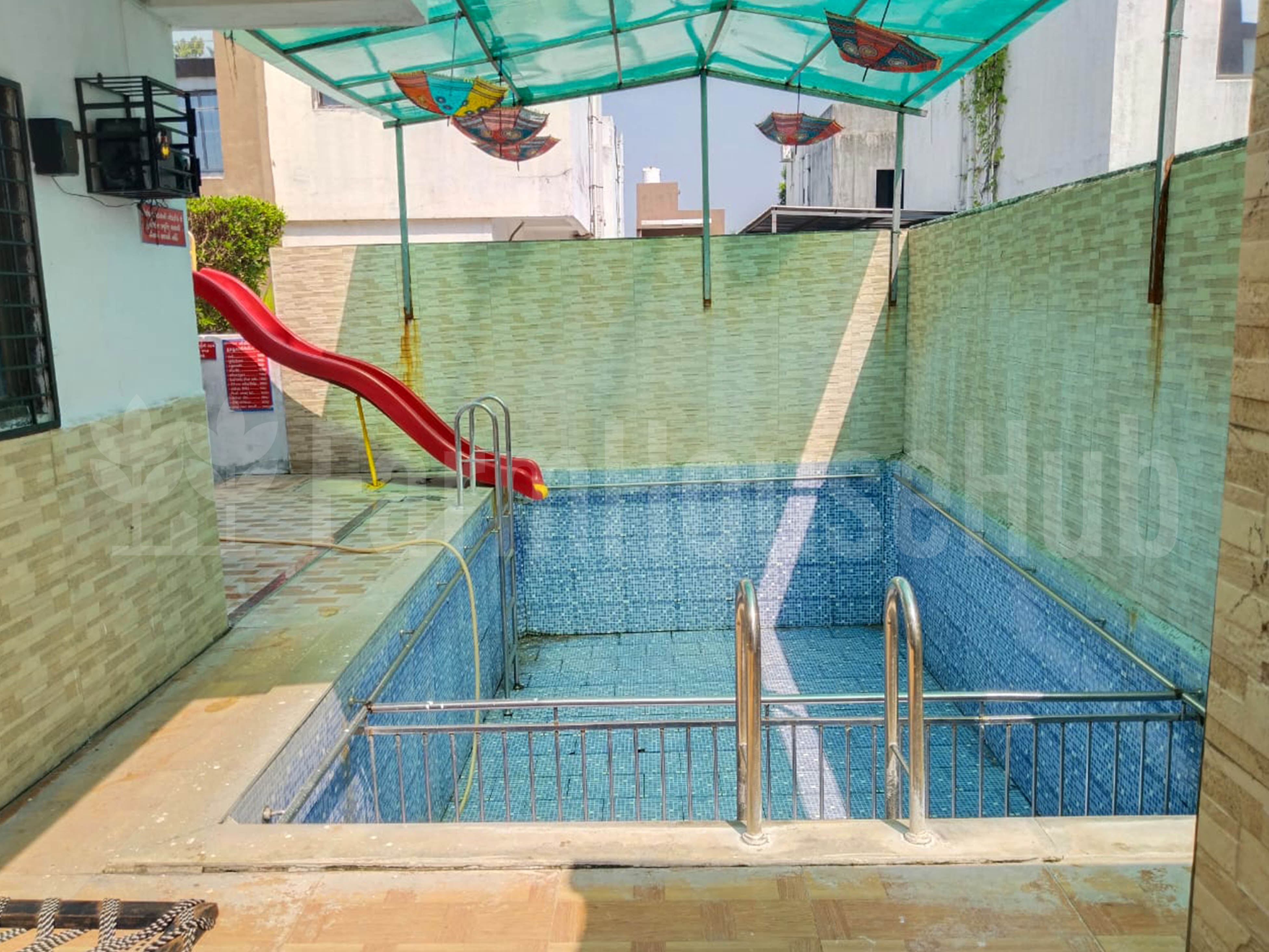 FH423 | Rose Villa 23